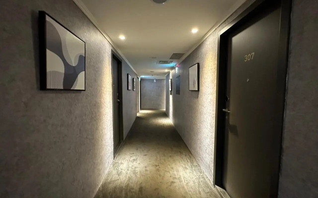 Puremeworld Hotel