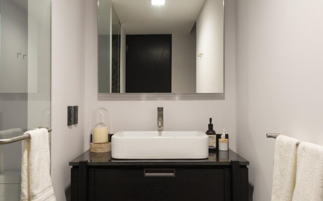 Sailview 703 Romantic Zone Rooftop Pool Ocean Views