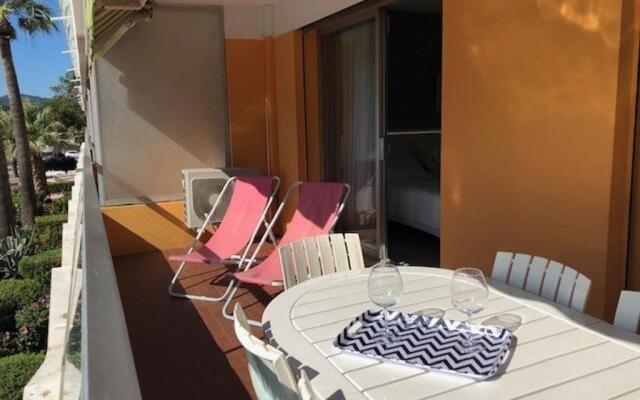 Appartement Le Lavandou, 2 pièces, 4 personnes - FR-1-308-123