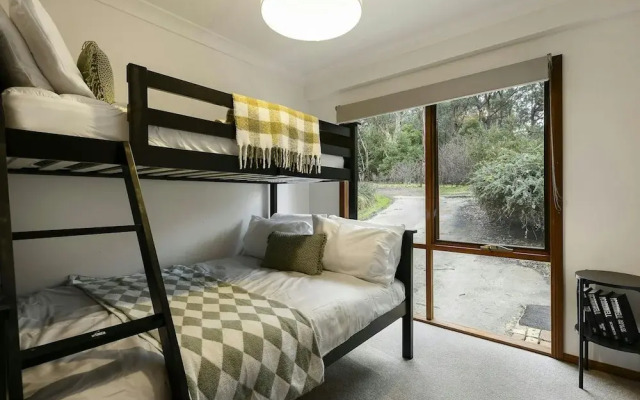 Onyx Retreat Healesville Luxury Lodge x Hot Tub