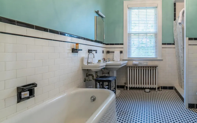 Hillcrest Mansion Inn