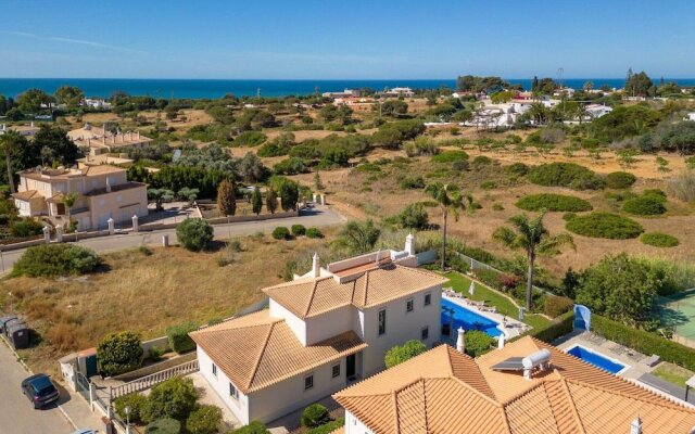 Luxury Villa in Albufeira With Heated Private Pool