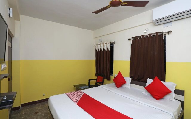 OYO 26152 Hotel Aarush