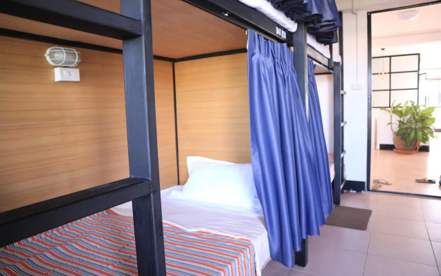 In The City Co-Living & Co-Working Space - Hostel