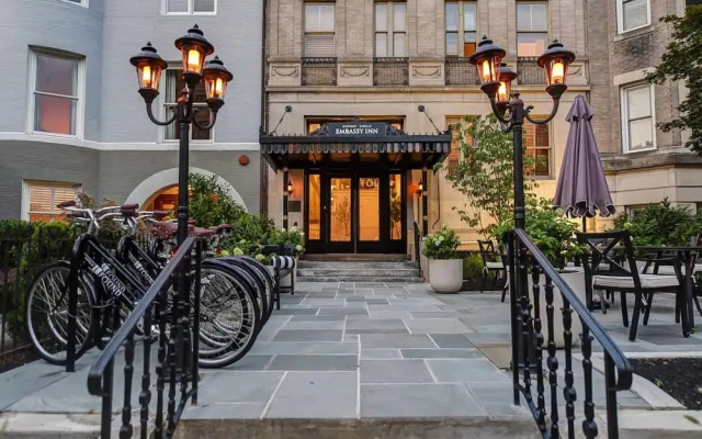 Dupont Circle Embassy Inn by FOUND