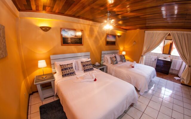 Hummingbird Home Suites Queen Room 3-1