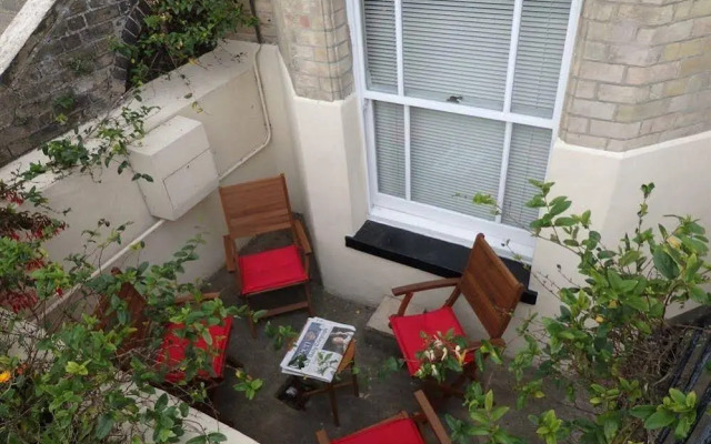 Moray Beachside Apartments