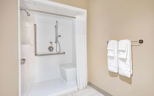 Super 8 by Wyndham Moosonee