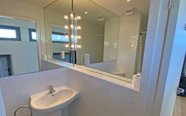 Kinvara Suites