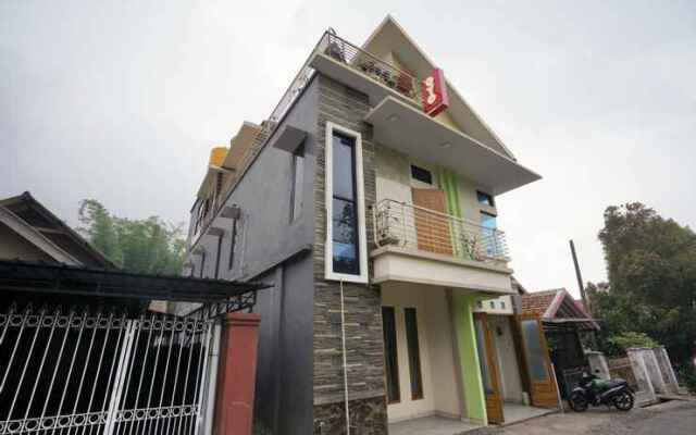 OYO 2525 Rumah Singgah Brm