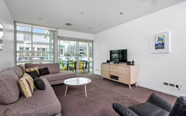 QV Area Waterfront Apartment - 503