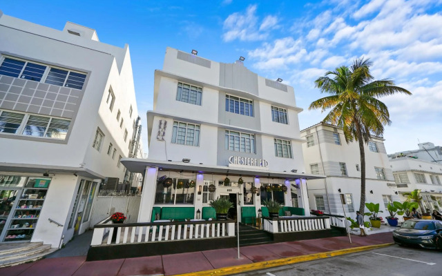 Chesterfield Hotel & Suites