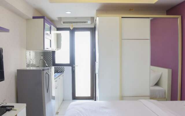 Homey and Simply Studio Room at Kebagusan City Apartment