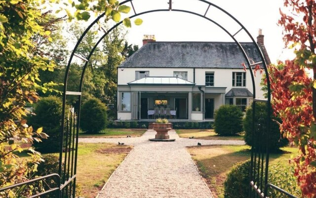 Boudoir&Brunch at Bullen Court