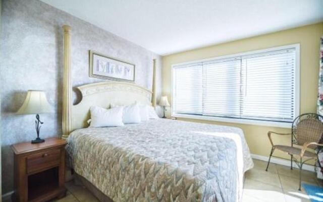 Crescent Dunes Condominium