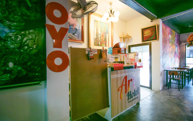 OYO 568 Art Hotel Hua Lamphong - Hostel