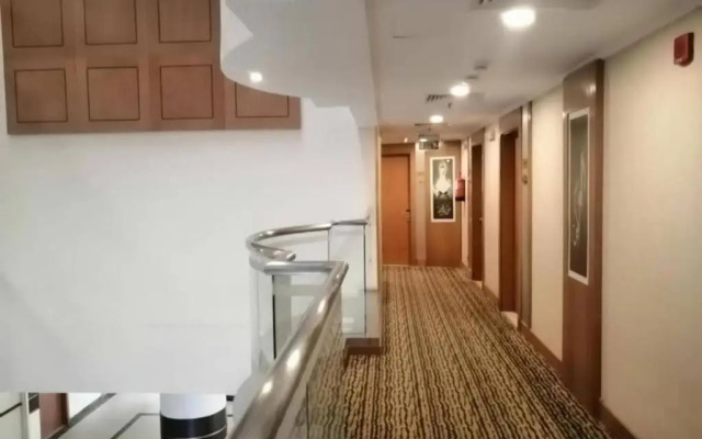 Mokhtara Plaza