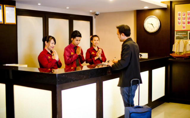 Sinsuvarn Airport Suite