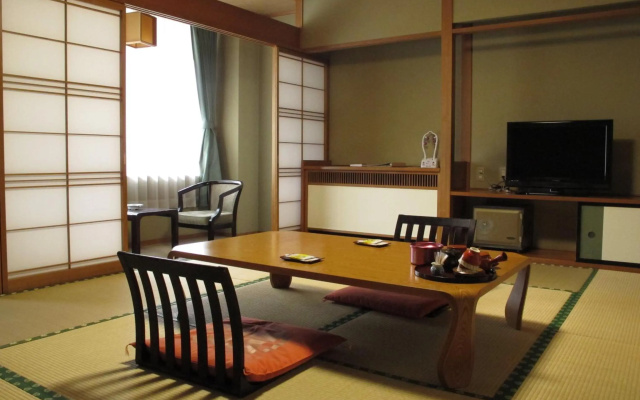 Sakaeya Hotel – Guest Rooms – Tendo