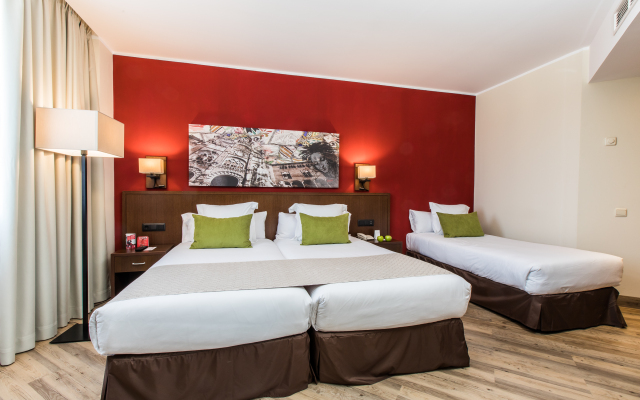 Отель Leonardo Hotel Barcelona Gran Via