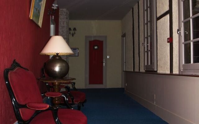 Hotel Raymond VII