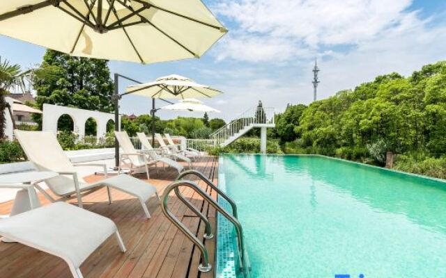 Shanghai Senbo Garden Resort Hotel (International Tourism Resort Area)