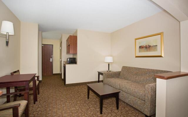 Holiday Inn Express Hotel & Suites Concordia, an IHG Hotel