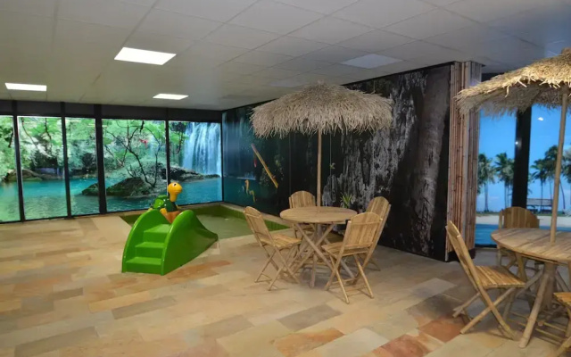 Nature-set Villa With Microwave Oven