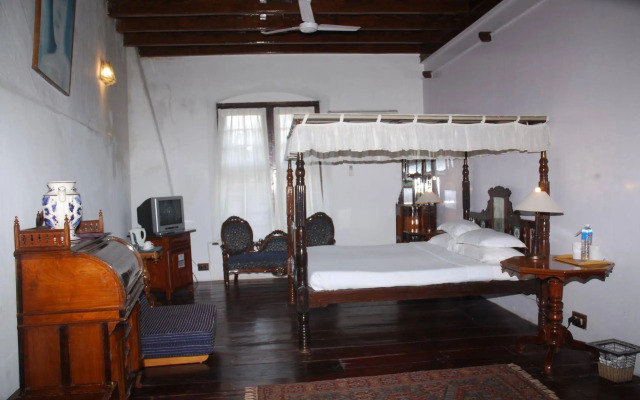 The Old Courtyard Hotel