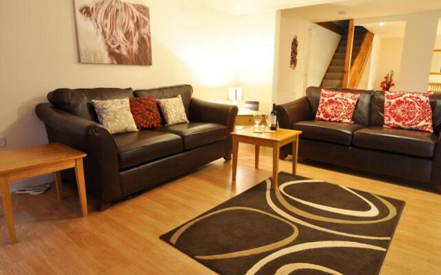 Dufftown Square Apartment