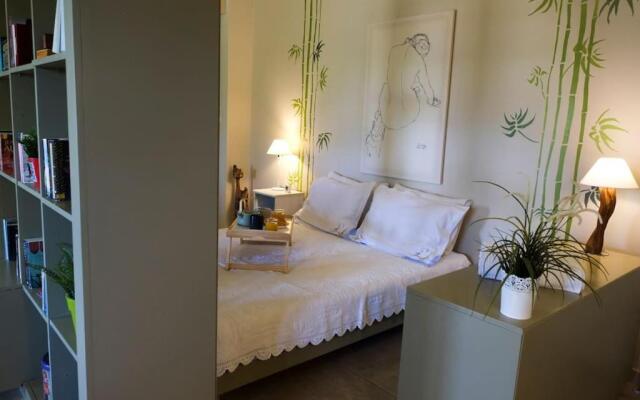 Apartment with garden in Thessaloniki.