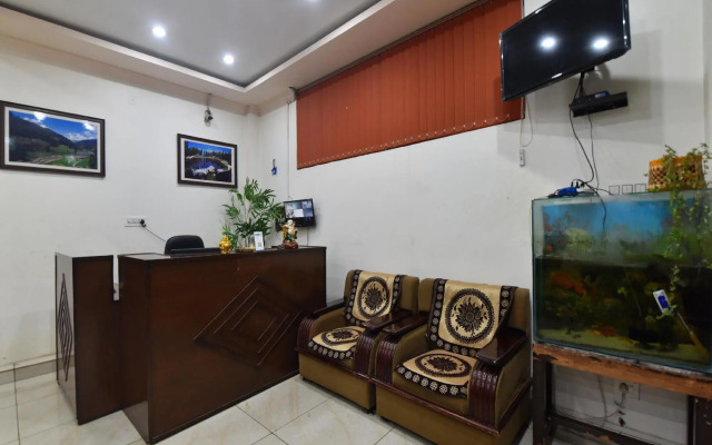 OYO 28555 Sandalee Comforts