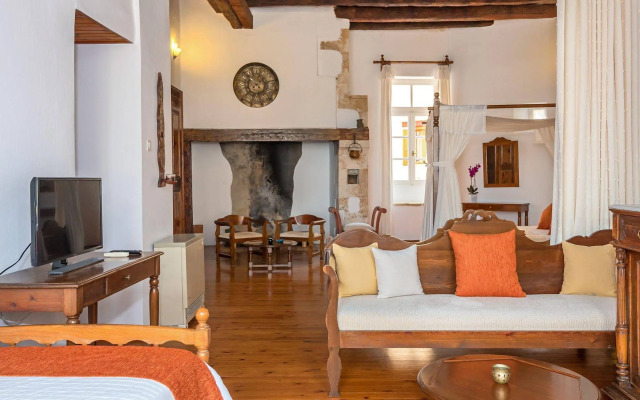 Amphora Hotel
