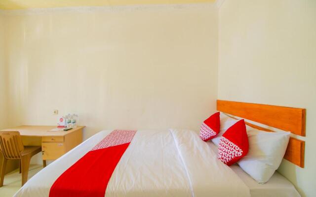 OYO 921 Hotel Ratu Pantai