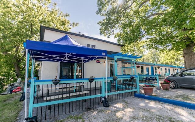 Beachfront at Wasaga Motel and Cottages