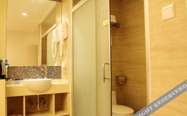 Maoming Zhanquan Hotel (People's Square High-speed Railway Station)