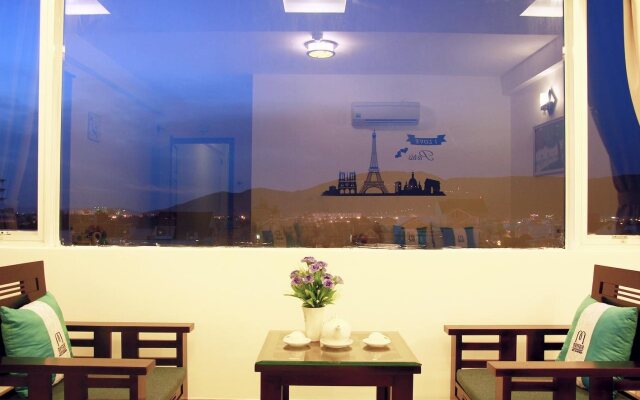 Mayfair Da Nang Hotel