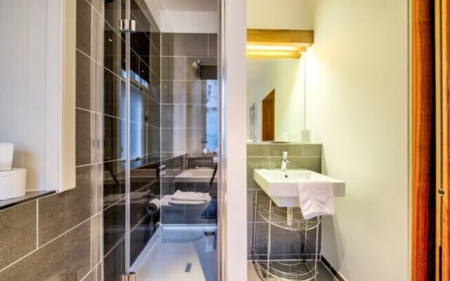 Amazing views! North Bank Street Luxury Apartment