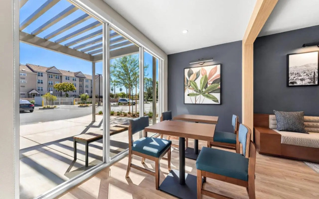 Everhome Suites San Bernardino - Loma Linda