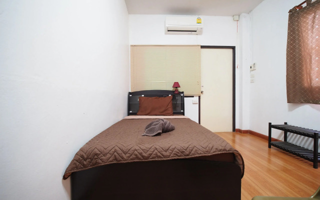 OYO 836 PK Residence