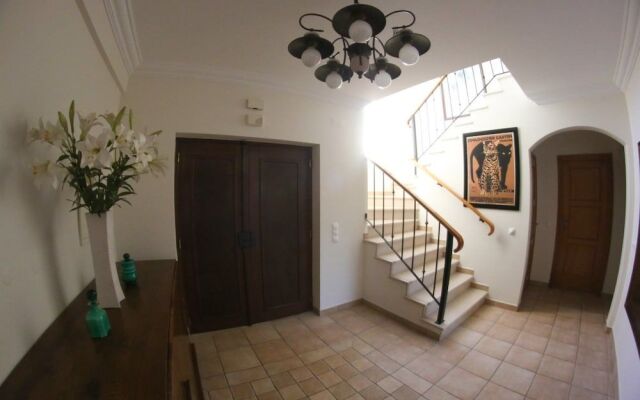 Wallis Villa