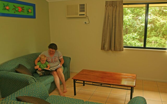 Capricorn Caves - Caravan Park