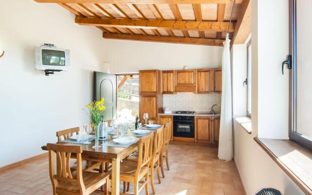 Inviting Farmhouse in Appenines With Covered Swimming Pool