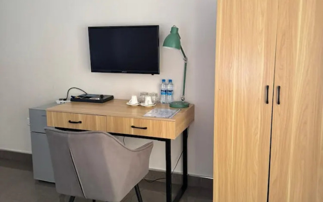 Eleganciana Lodges Ltd