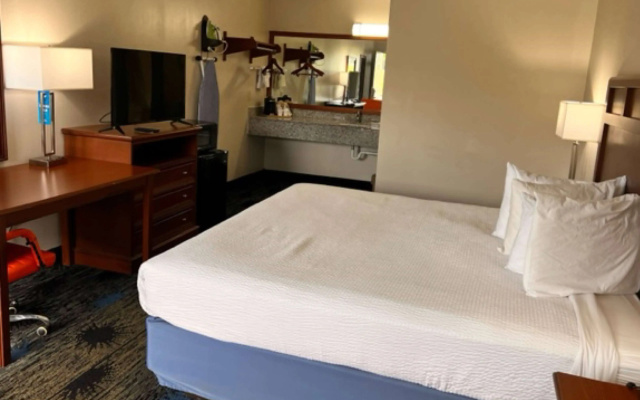 Days Inn by Wyndham Greenville