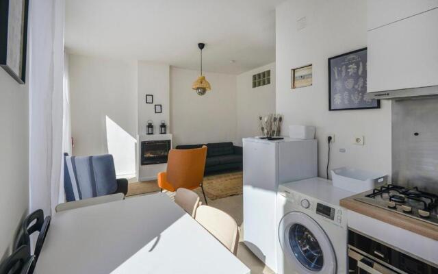 Chic And Modern Apt 5 Min From the Beach