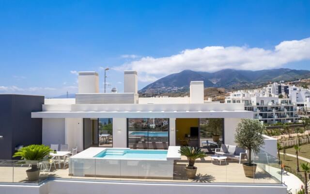 Yara In Fuengirola With 3 Bedrooms And 2 Bathrooms