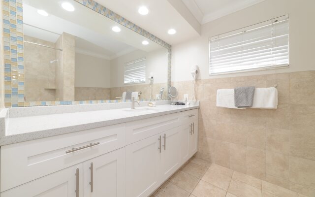 Casa Ria Luxury House w Private Pool Near Aventura Mall