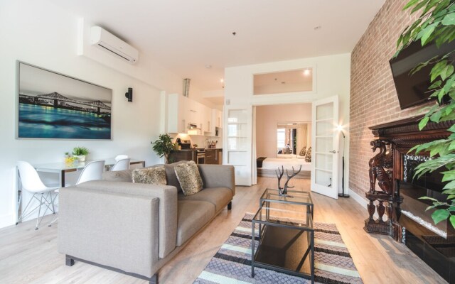 LikeAHotel-Ste Catherine/Downtown Montreal