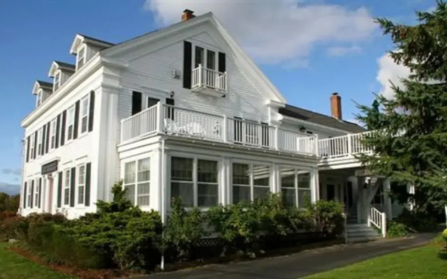 Youngtown Inn & Restaurant